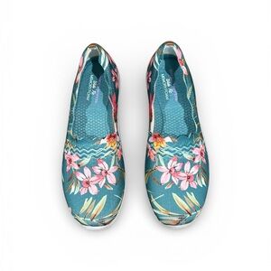 Skechers Knit Scalloped Slip-On